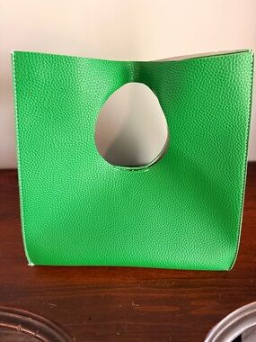 Vintage minimalist style soft PU vegan leather handbag clutch small tote green